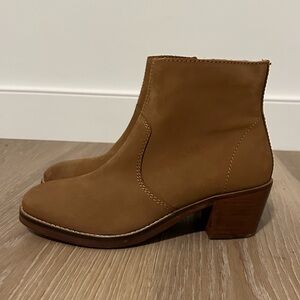 NWOT Urban Outfitters Brown Ankle Booties
